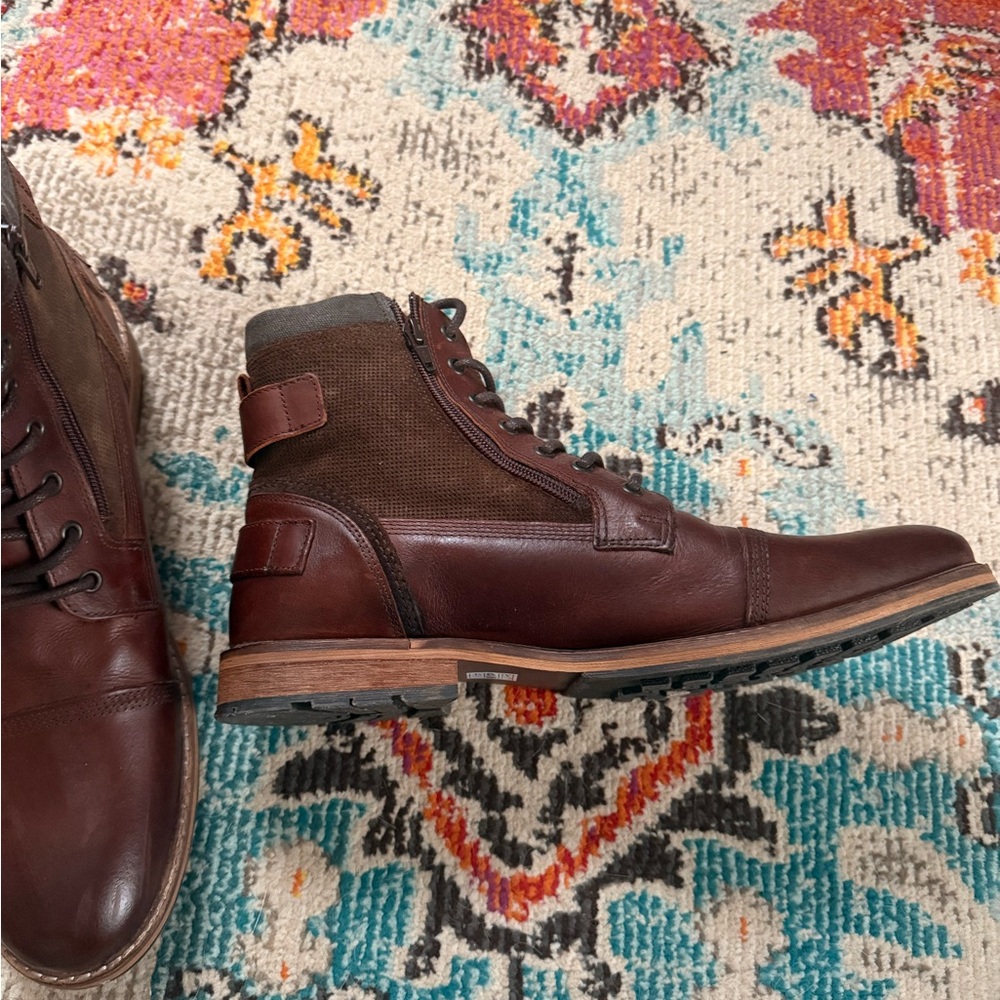 Men’s Crown Vintage Leather Lace Up Boots - Picture 2 of 8